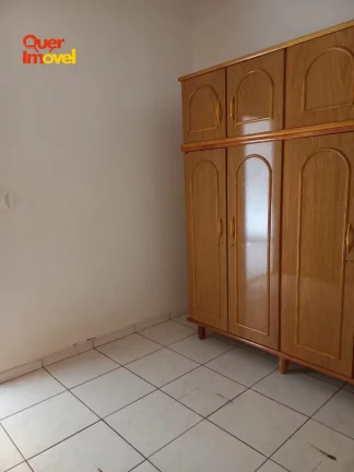 Imagem Imperdível oportunidade de casa à venda em Ribeirão Preto-SP, bairro Parque Residencial Cândido Portinari: 3 quartos, 2 salas, 2 banheiros, 4 vagas de garagem e 290m²!
