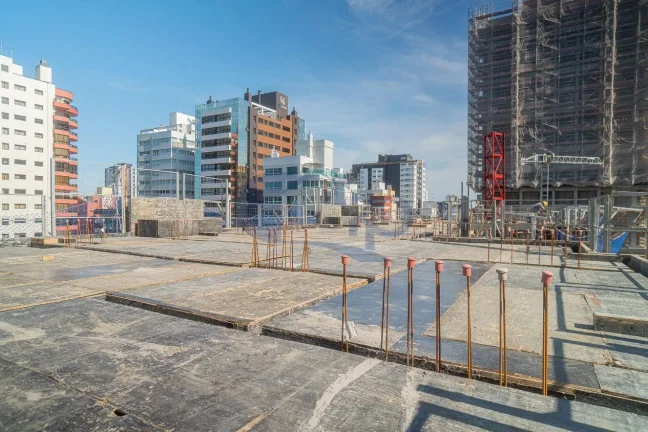 Imagem Apartamento á venda com 3 suítes no centro de Torres/RS