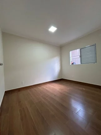 Imagem CASA À VENDA NO LÍVIA - C/ 3 DORM