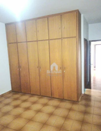 Imagem Casa com 3 dormitórios à venda, 190 m² por R$ 550.000,00 - Setor Social - Itumbiara/GO