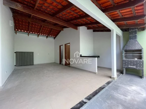 Imagem Casa com 4 dormitórios à venda, 280 m² por R$ 580.000,00 - Jardim Leonora - Itumbiara/GO