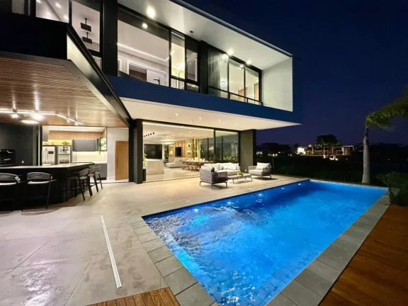 Imagem Casa em Condominio 5 Dormitórios - Bairro Centro