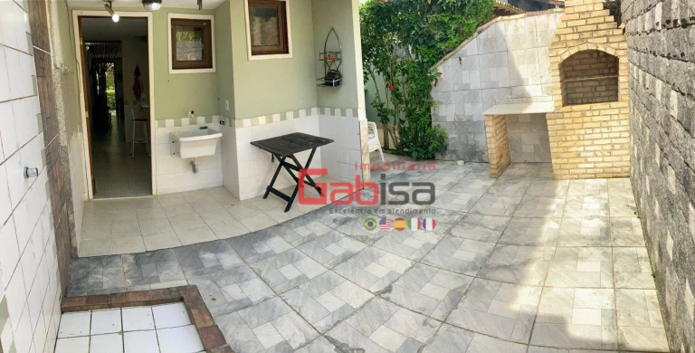 Imagem Casa com 2 dormitórios à venda, 80 m² por R$ 400.000,00 - Praia Rasa - Armação dos Búzios/RJ