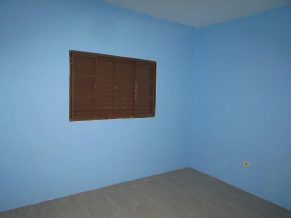 Imagem Encantadora casa de rua disponível para venda, localizada em um bairro tranquilo e de fácil acesso...