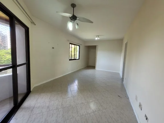 Imagem PITANGUEIRAS – DUAS QUADRAS DA PRAIA, EXCELETE APTO, ANDAR BAIXO, CLARO E SUPER AREJADO, RICO EM ARMÁRIOS, GARAGEM DEMARCADA NO PRÉDIO, COND. BAIXO