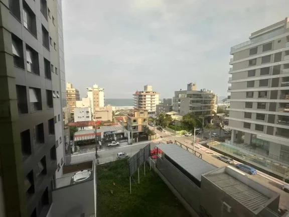 Imagem Apartamento semi-mobiliado com 1 suíte, 2 Demi e 2 vagas de garagem na Praia Brava em Itajaí