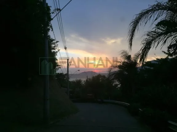 Imagem Excelente Casa de Alto Padrão Mobiliada Com Vista Mar Em Condomínio com área de lazer completa - Praia do Curral. 4 quartos, Sendo 4 suítes; Sala de