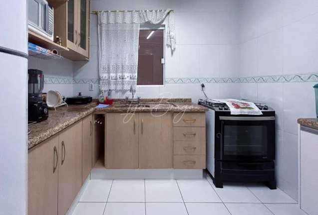 Imagem Sobrado de 3 Quartos à Venda em Condomínio Fechado em Campo Largo - Aparecida
