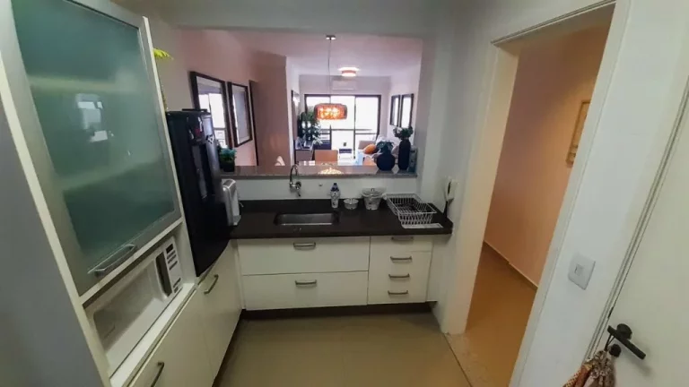Imagem Pitangueiras - Próximo ao mar - 120 m² úteis - 2 vagas - Excelente localização.