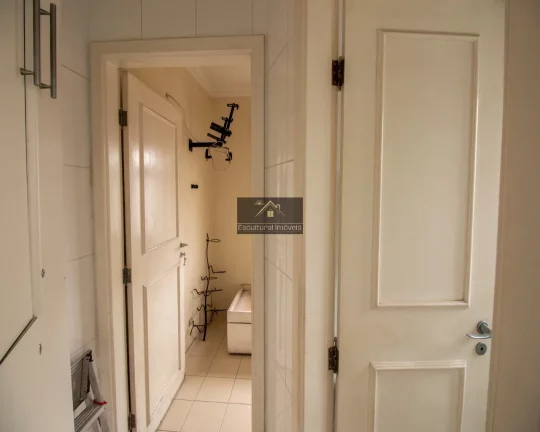 Imagem LOCAÇÃO NO CORAÇÃO DO ITAIM BIBI APARTAMENTO ESPAÇOSO 188 M AREA ÚTIL 3 DORMITÓRIOS SENDO 2 DELES SUÍTE LAVABO 2 VAGAS ANDAR ALTO FAÇA TUDO A PÉ