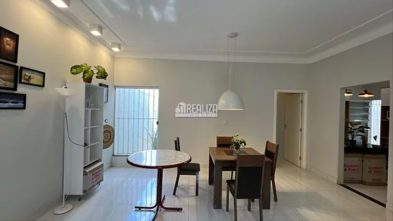 Imagem Casa à Venda no Jardim Nenê Gomes, em Uberaba