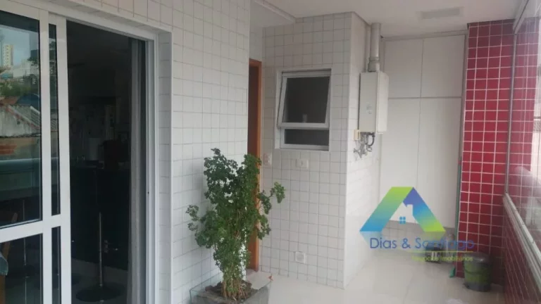 Imagem Linda cobertura tríplex com 3 dormitórios, 2 vagas, área gourmet com excelente localização e valor!