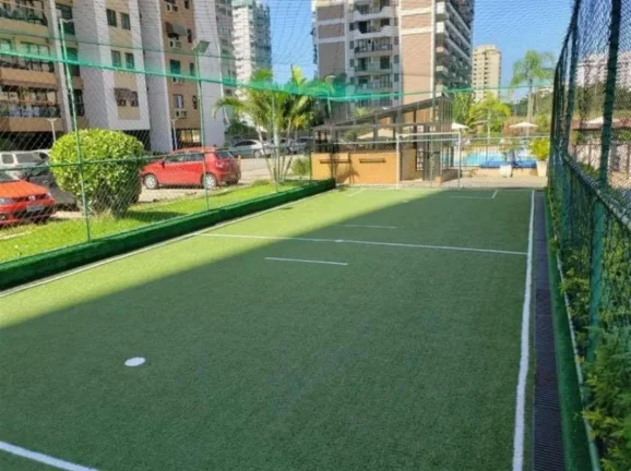 Imagem APARTAMENTO C/ 84M² (REFORMADO)- 1 VAGA DE GARAGEM - COND. PARQUE DAS ROSAS - BARRA DA TIJUCA IMÓVEL AVALIADO EM R$ 900.000,00 1ª PRAÇA: 23/02/2026 - VALOR INICIAL DE VENDA: R$ 900.000,00 2ª PRAÇA: 26/02/2026 - VALOR INICIAL DE VENDA: R$ 450.000,00