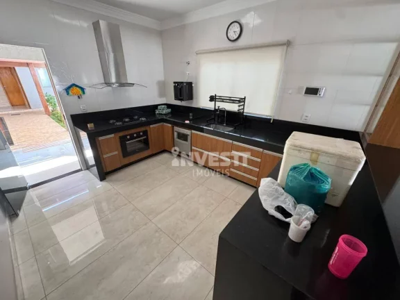 Imagem Casa com 3 dormitórios para alugar - Parque Atheneu - Goiânia/GO