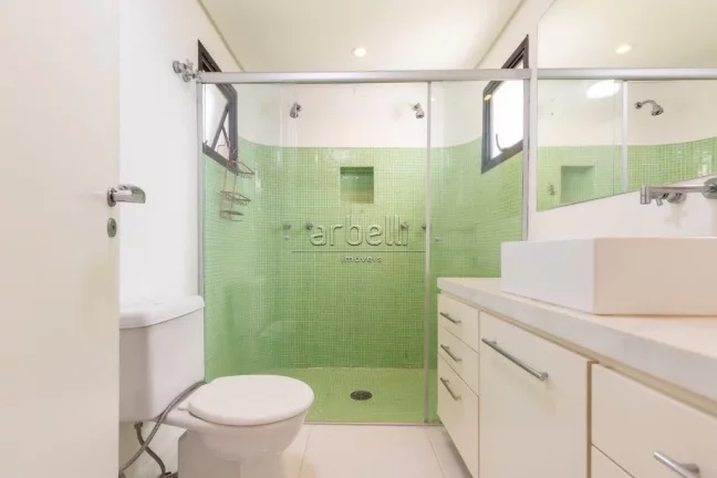 Imagem Apartamento com 147m², 3 dormitórios sendo 1 suíte, 4 banheiros, 1 lavabo, living, salas de estar...