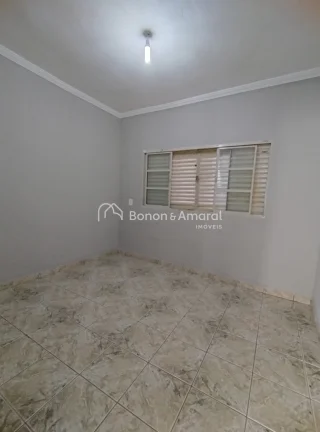 Imagem Casa da frente tem 2 dormitórios, sendo uma suite, sala, cozinha e lavanderia, cômodos bem amplos ...
