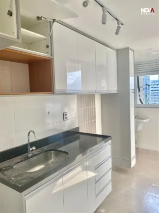 Imagem Apartamento em andar alto, com excelente ventilação, vista aberta e localização privilegiada a p...
