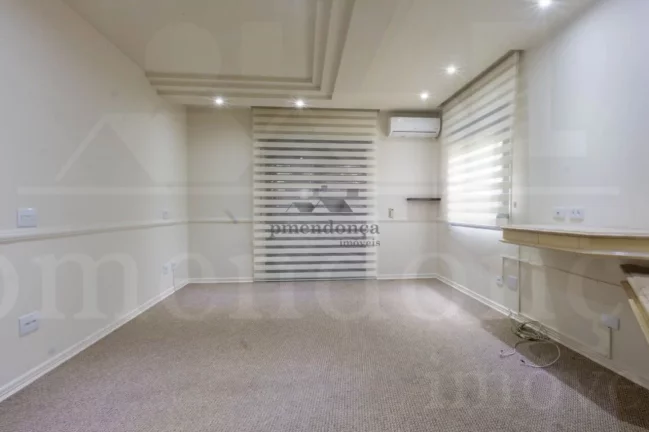 Imagem Apartamento amplo, com piso de tábuas largas de ipê, terraço, living para 02 ambientes, lavabo, a...