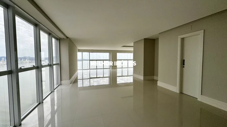 Imagem Apartamento Frente Mar à venda com 4 suítes no centro de Balneário Camboriú