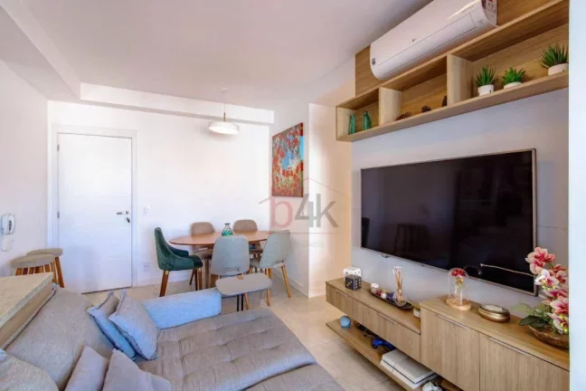 Imagem Apartamento com dois dormitórios e varanda a venda na Chácara Santo Antônio.