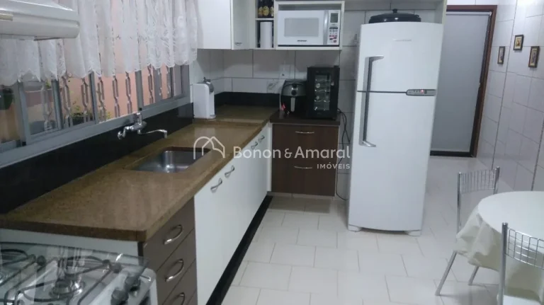 Imagem Com 190 m² de área construída em um terreno de 250 m², esta residência combina conforto, funcio...