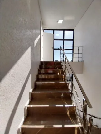 Imagem BARRACÃO/GALPÃO à venda com 384m² por R$ 1.800.000,00 no bairro Vargem Grande - PINHAIS / PR