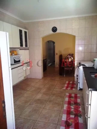 Imagem Sobrado 3 dorms c/ suite ,varanda , Quintal grande, Edícula, 2 vagas bairro Jardim Las Vegas em Santo André.