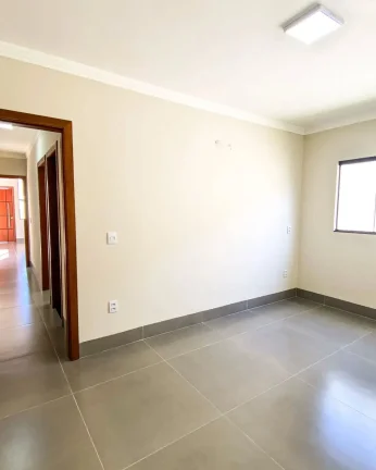 Imagem Casa De 3/4 Sendo 1 Suite No Ravena Sozinha No Lote