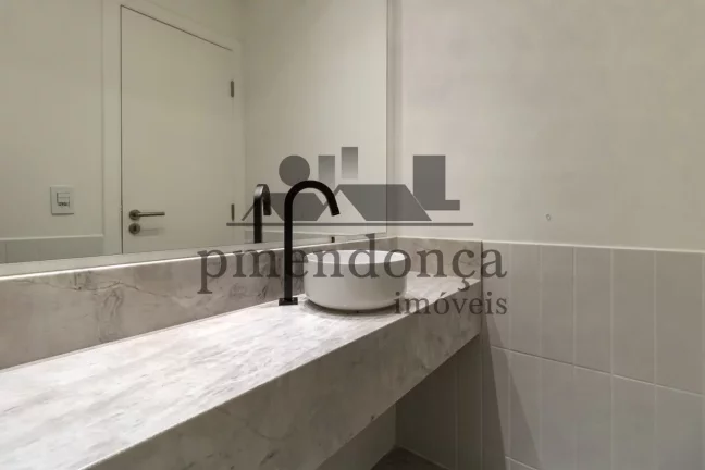 Imagem Apartamento à venda no Ed. Itapuã com 176m2, 2 quartos (1 suíte) e 1 vaga fixa.