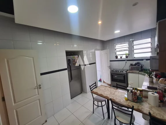 Imagem Apartamento na Segunda Quadra da Praia em Santos | 136m² | 3 Quartos | Elevador Privativo | Boqueirão