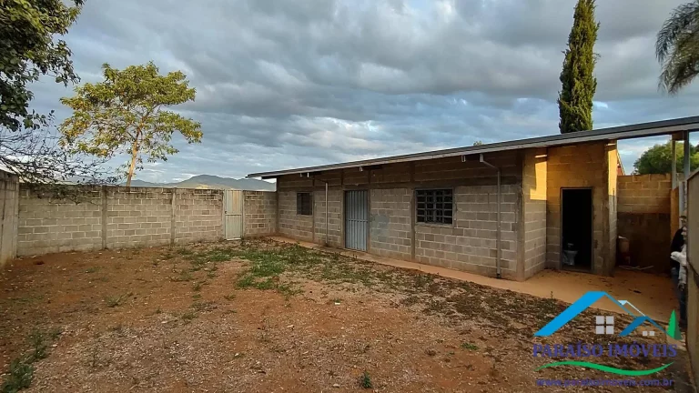 Imagem Oportunidade Imperdível: Casa Toda Avarandada à Venda!