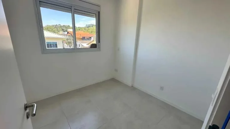 Imagem Apartamento com 3 dormitórios sendo 1 suíte e 2 vagas - Campeche, Florianópolis/SC