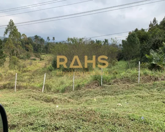 Imagem Apresentamos um amplo terreno disponível para venda, com uma área total de mais de 40.000,00 m². ...