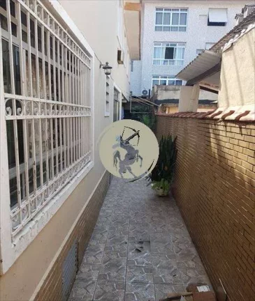 Imagem PARA INVESTIDORES SOBRADO COM EDICULA A VENDA PROXIMO A OSWALDO COCHRANE PRECISA DE COMPLETA MODERNI...