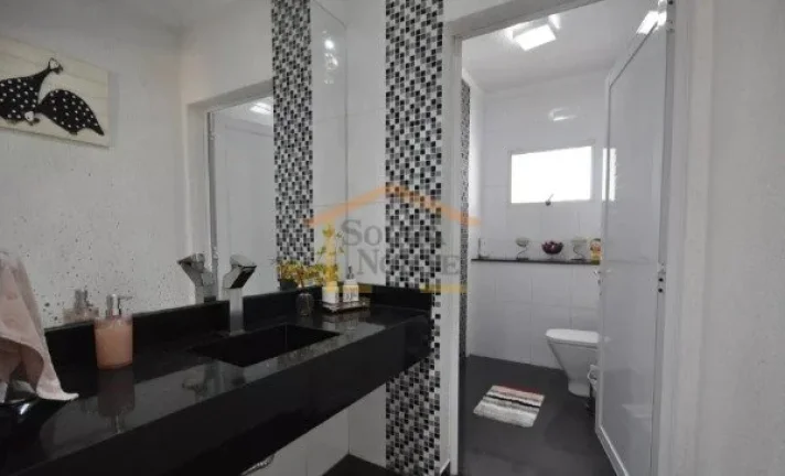Imagem Sobrado com 250 m². O imóvel possui 3 dormitórios, sendo 3 suítes, totalizando 5 banheiros, alé...