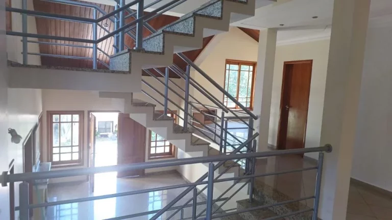 Imagem Sobrado com 4 dormitórios à venda, 335 m² por R$ 2.150.000,00 - Caputera - Arujá/SP