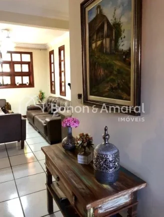 Imagem Linda casa com 900m de terreno e 610 m de construção, escritório, despensa com adega, churrasquei...