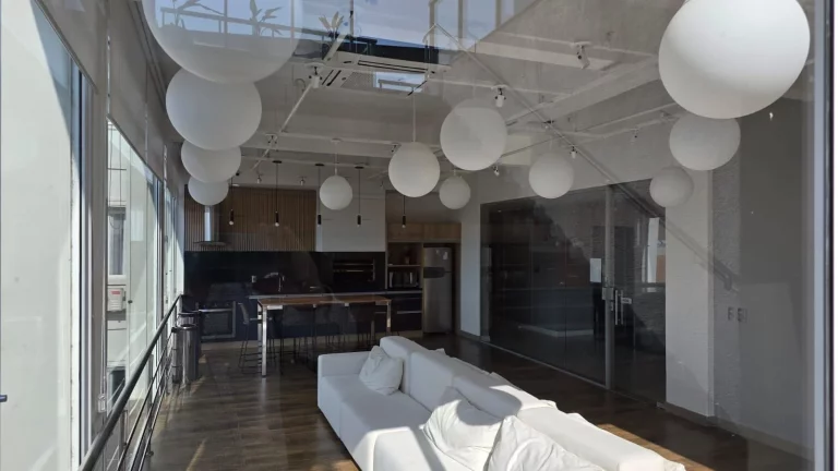Imagem Flat à venda em Porto Alegre, Centro Histórico, com 1 quarto, 30m²