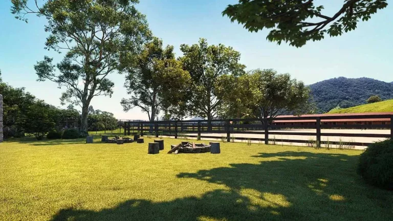 Imagem Terreno com 620m² em condomínio rural com estrutura para cavalos em Camboriú