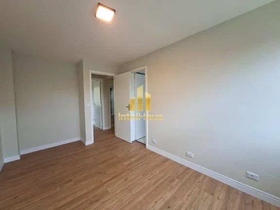 Imagem Apresentamos um excelente apartamento totalmente reformado e pronto para morar no bairro Água Verde...