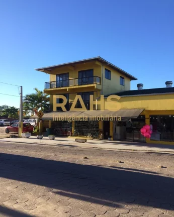 Imagem Ótimo prédio comercial localizado no centro de Barra do Sul, bem próximo ao Porto Balneário Barr...