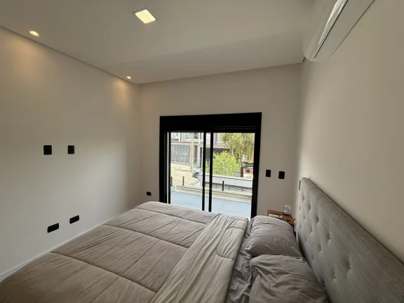 Imagem Linda Casa Mobiliada com Piscina - Condomínio Nova Jaguari