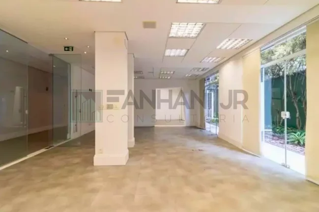 Imagem Excelente oportunidade de locação de casa comercial no Jardim América, São Paulo-SP: 5 salas, 8 banheiros, 1000m² de área!