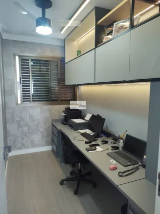 Imagem Apartamento à venda, no Condomínio Edifício Moysés Bittar, , com 4 quartos, 150m2
