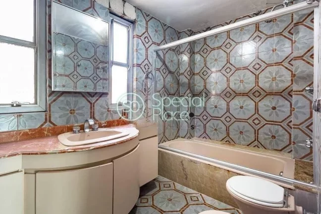 Imagem Ótima cobertura penthouse para reforma à venda no Itaim: - Área: 247m² com vista panorâmica de ...