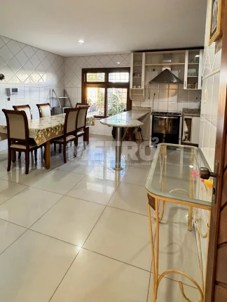 Imagem Casa à venda, orla, 6 quartos, sendo 2 suítes, piscina com cascata, gourmet