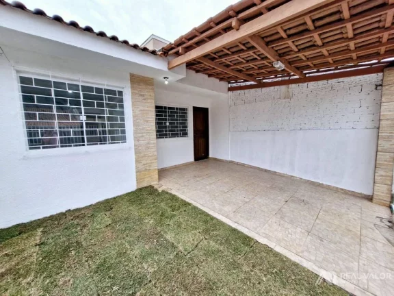 Imagem Casa de 03 Dormitórios para Locação no Bairro Gralha Azul em Fazenda Rio Grande