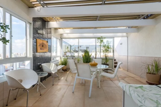 Imagem Excelente cobertura duplex, com área de lazer privativa e 03 vagas de garagem.