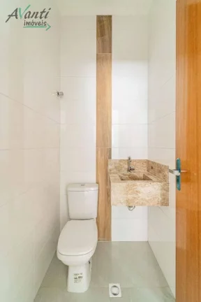 Imagem Casa sobreposta à venda no Campo Grande em Santos – 3 suítes, 4 vagas – R$ 1.300.000