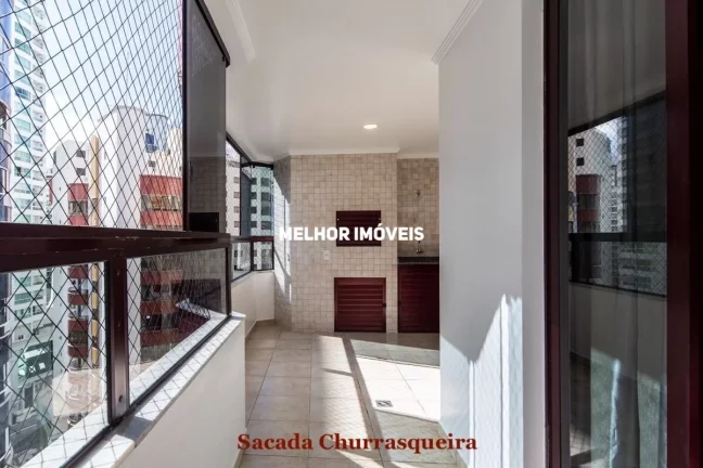 Imagem Apartamento à venda na Quadra mar com 5 Suítes sendo 2 máster localizado no centro de Balneário Camboriú